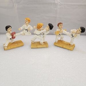 Karate Figurines Class Practice